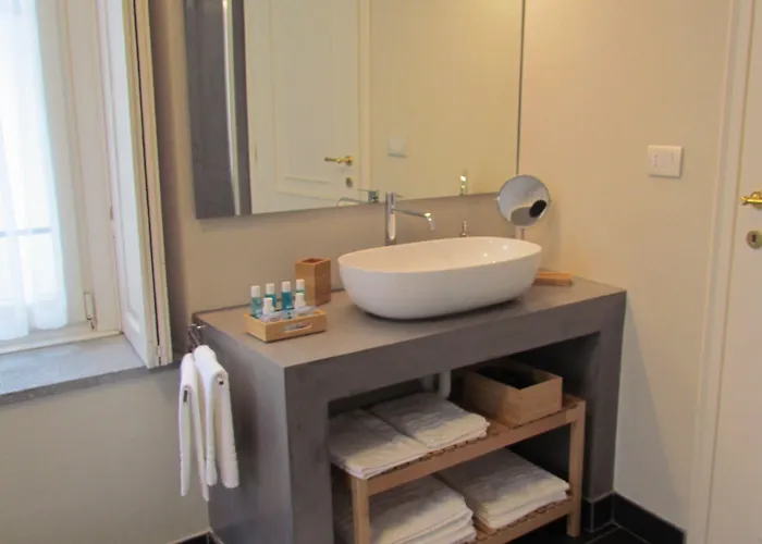 L'approdo Di Sant'agostino Комо